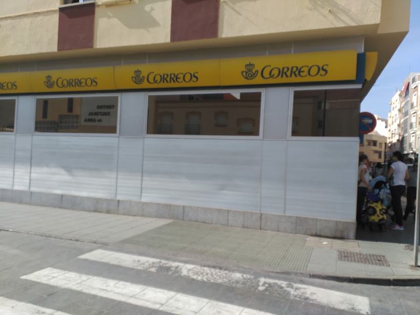 Oficina de Correos en Adra