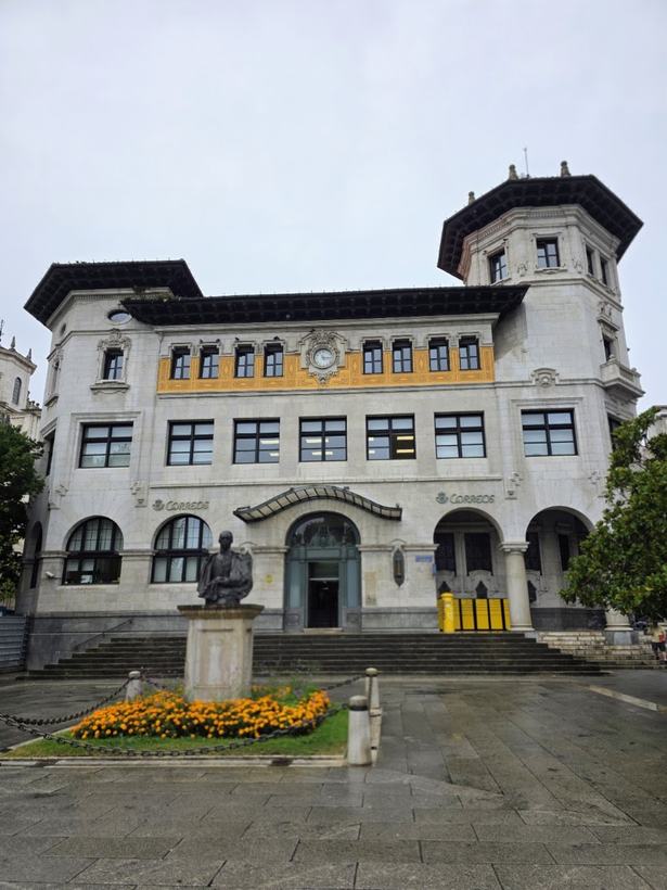 Correos Santander · Oficina Principal